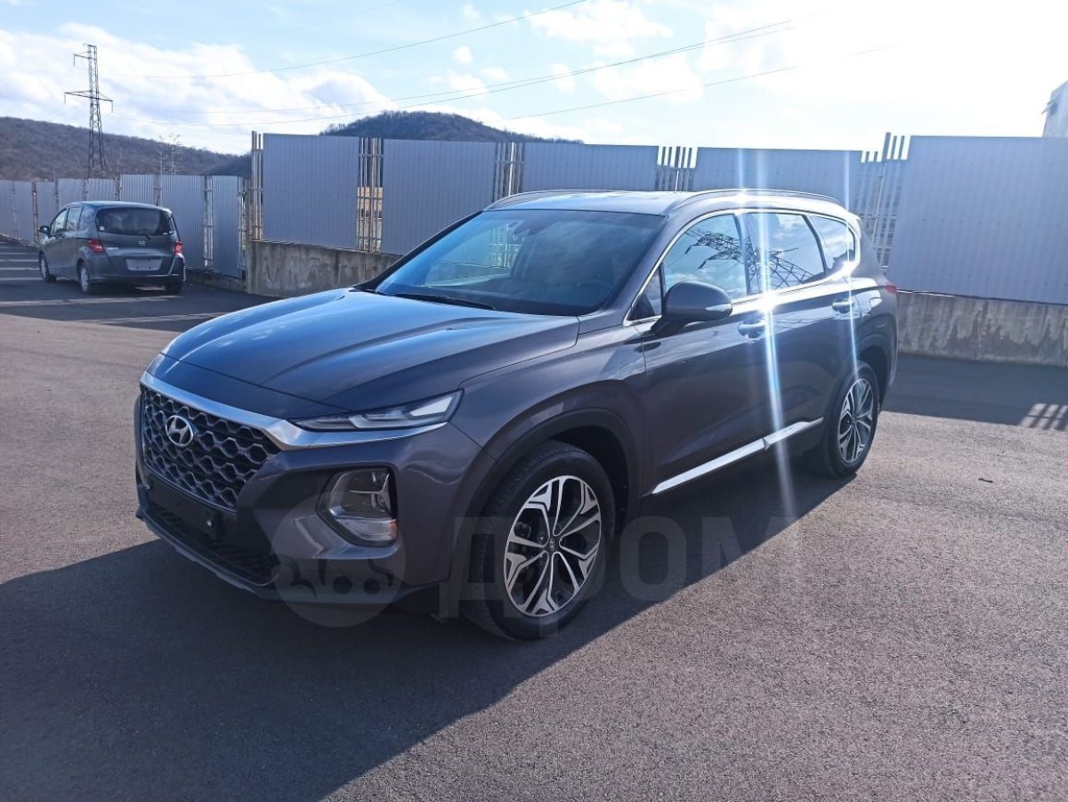 Hyundai Santa Fe - 2018 год