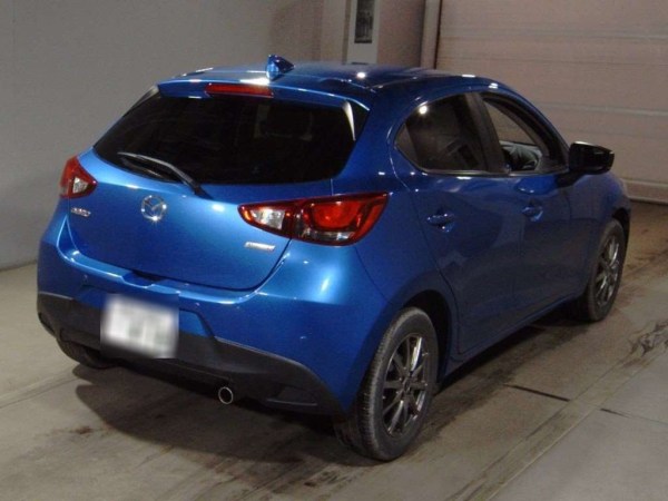 Mazda Demio - 2019 год