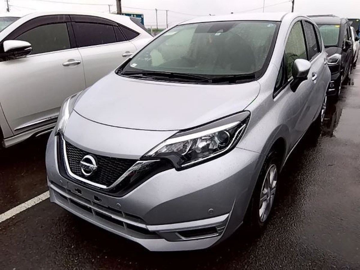 Nissan Note - 2018 год