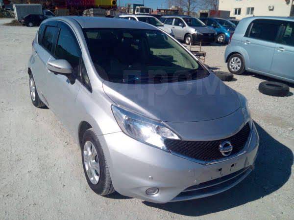 Nissan_Note_2016_02085