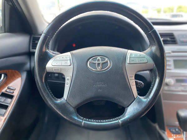 Toyota Camry - 2010 год