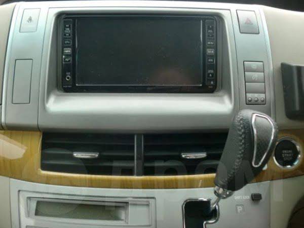 Toyota Estima - 2008 год