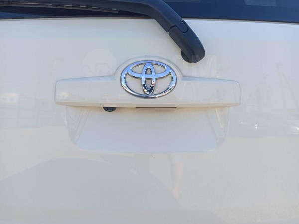 Toyota Porte - 2018 год
