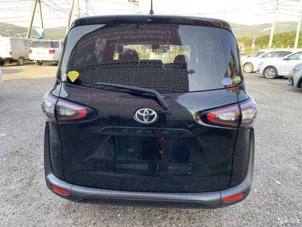 Toyota Sienta - 2018 год