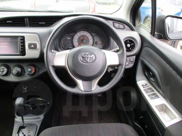 Toyota Vitz - 2016 год